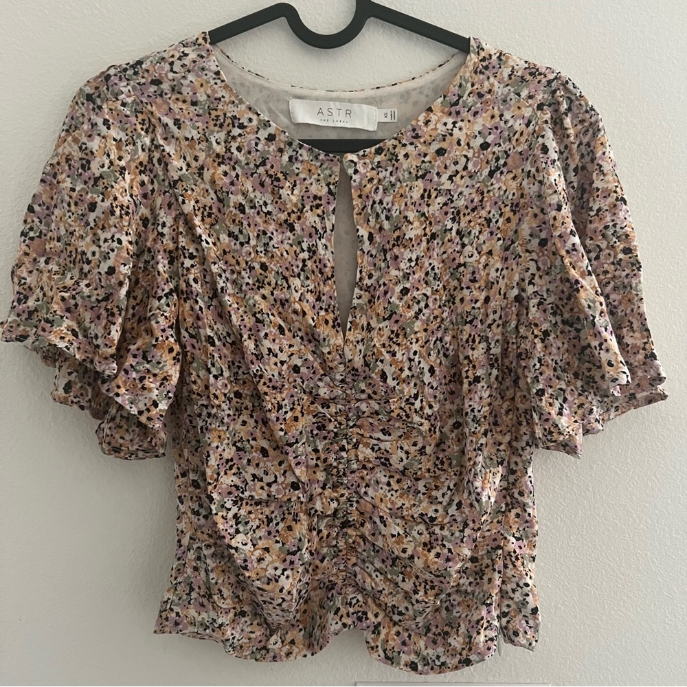ASTR floral top size xs
